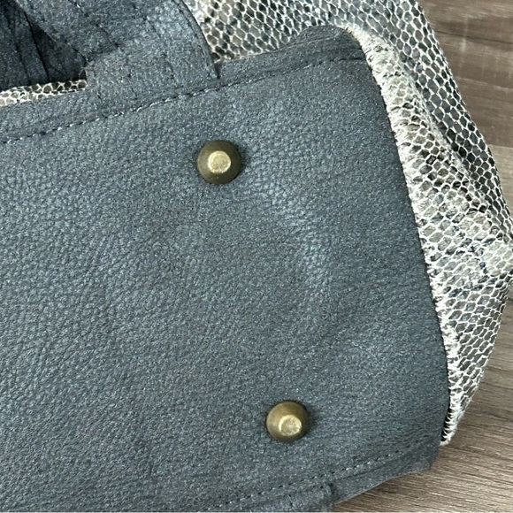Braciano Gray Cream SnakeSkin Tote Shoulder Bag - Picture 8 of 16